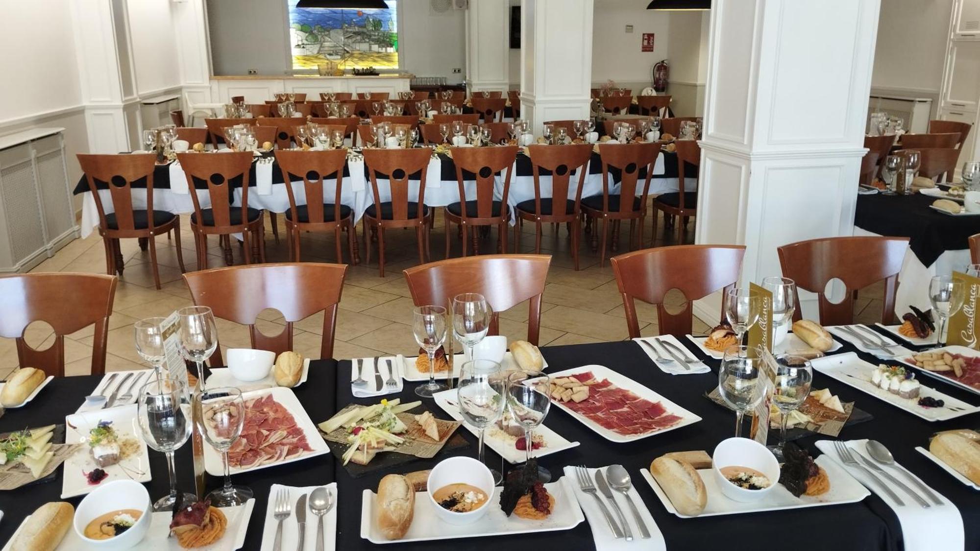 Pension Restaurante Casablanca Torreperogil 外观 照片